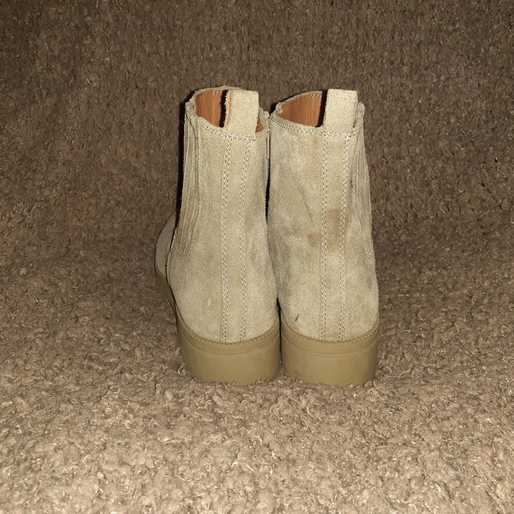 LUCKY BRAND-Hazyl-Tan/Beige Suede-Lug Sole Ankle Boots-Sz 9.5-Excellent - Picture 6 of 8